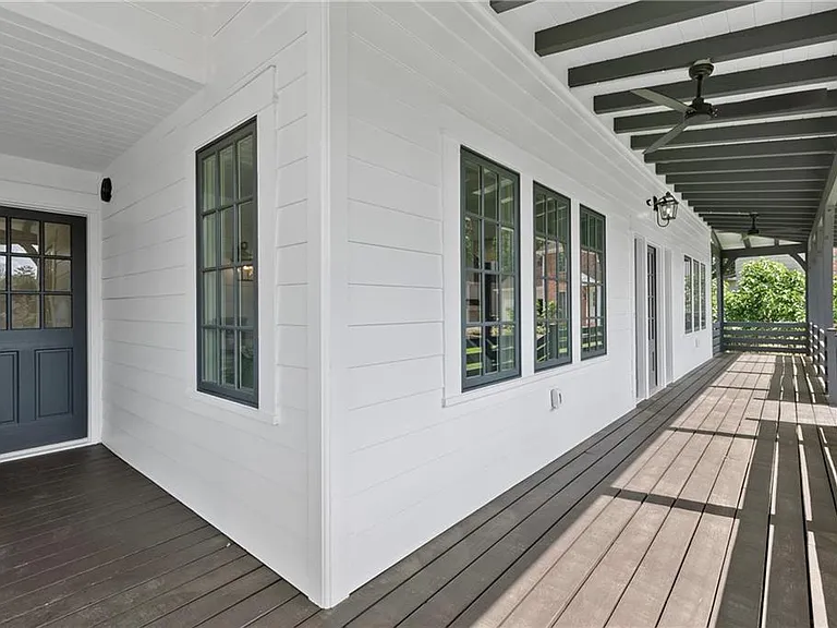 1296 Hilton Dr — Photo 3