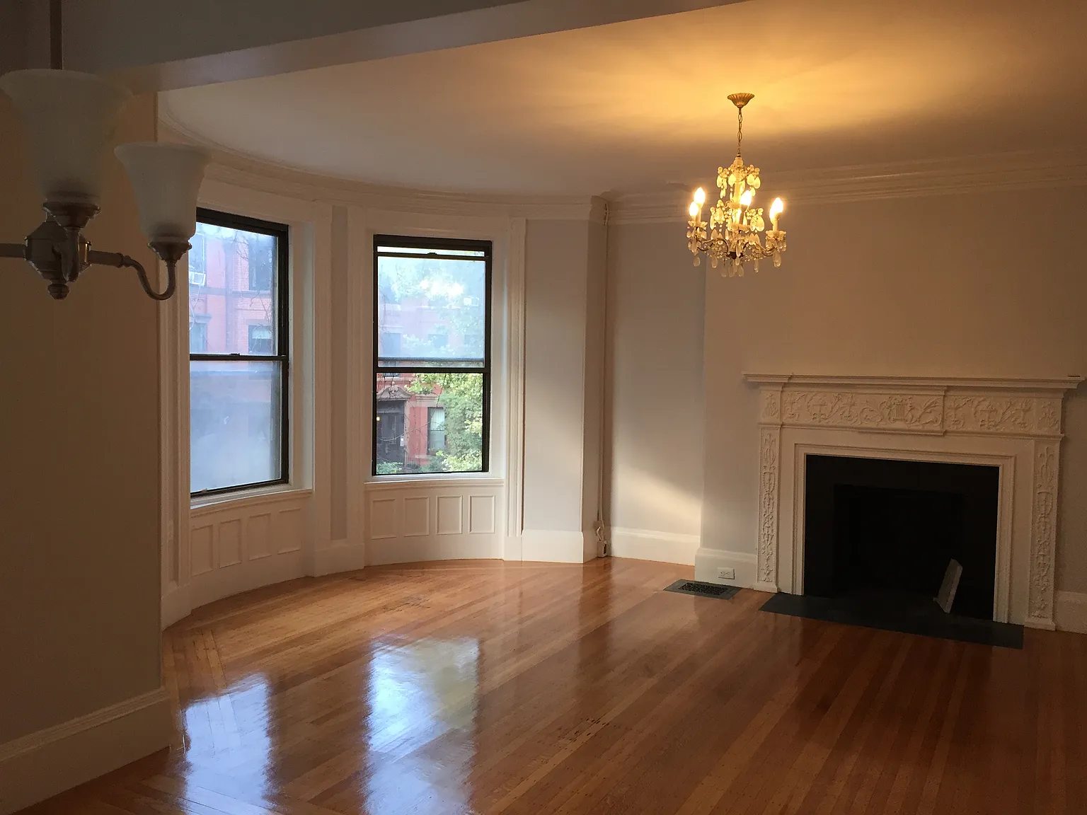 435 Marlborough St — Photo 3