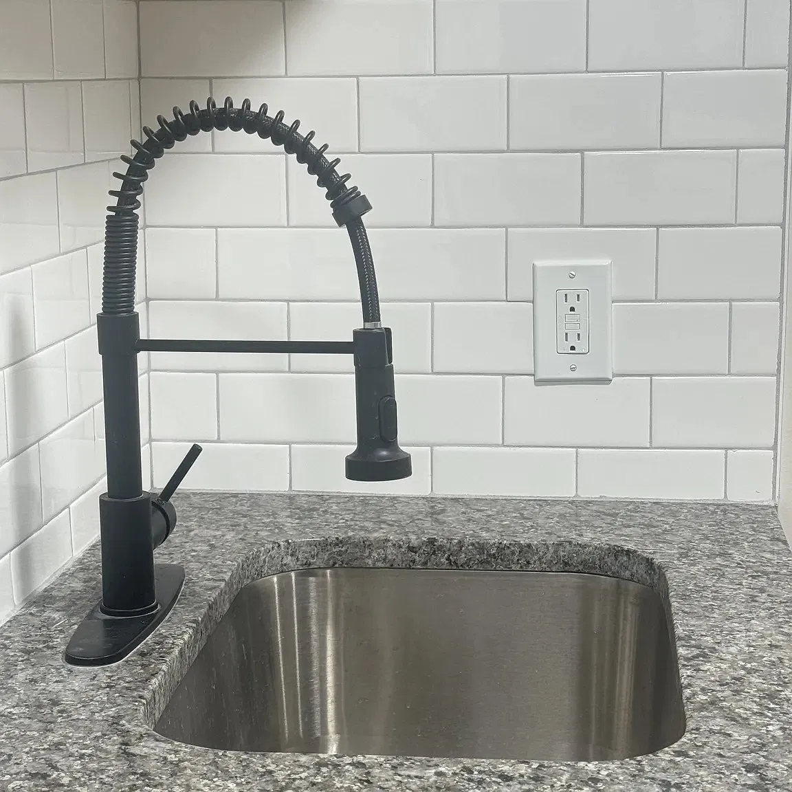 1 bed, 900 sqft, $1,000 — Photo 2