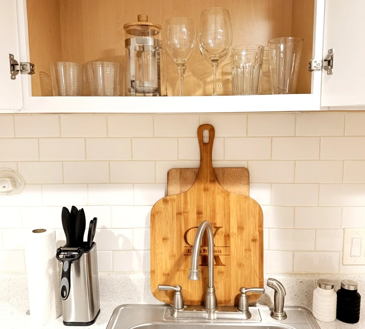 1 bed, 2200 sqft, $2,000 — Photo 3
