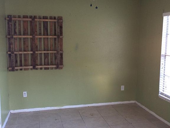 5th image of 1731 Avenue C NE
