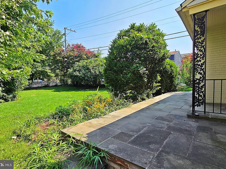 1906 S Ives St — Photo 21