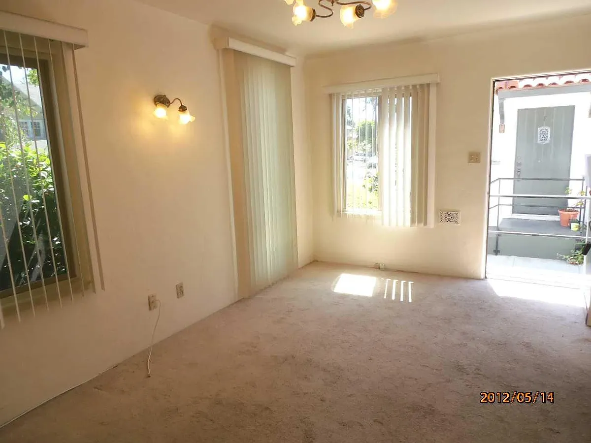 Building Photo - 825 Bath St #C
