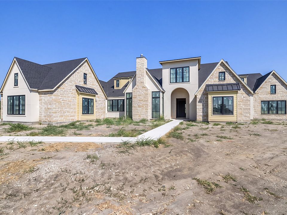 1st image of 900 Healey Dr
