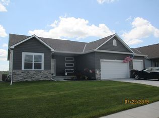 16961 Jessica Ln, Gretna, NE 68028