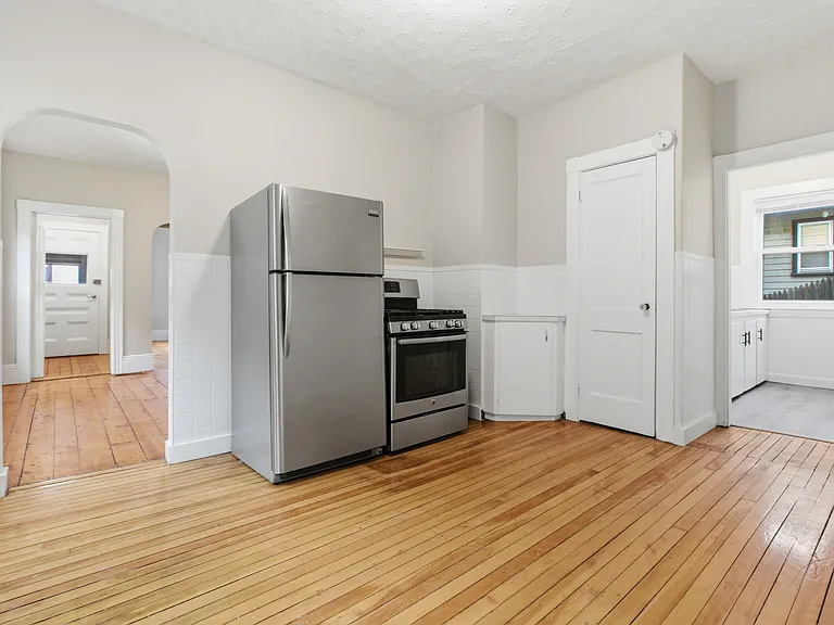 35 Oakland St #1 — Photo 16