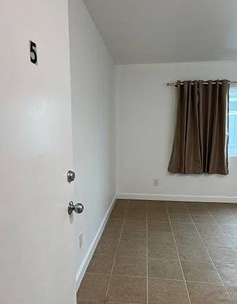 5th image of 711 Sunset Ct APT 5