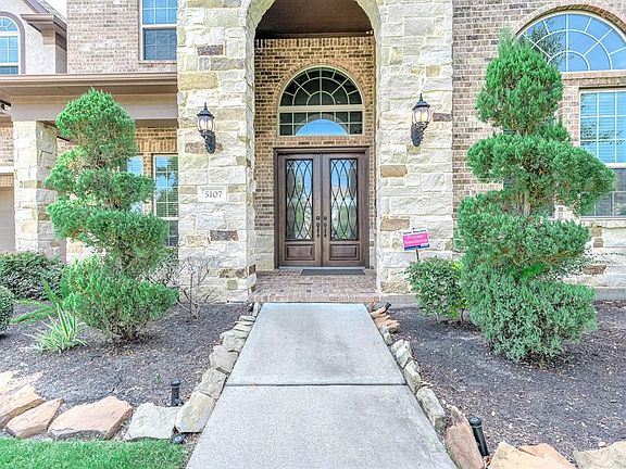 4th image of 5107 Hawthorne Springs Lane