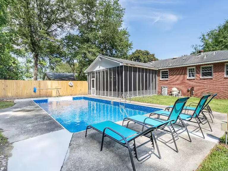 7049 Midland Dr — Photo 4