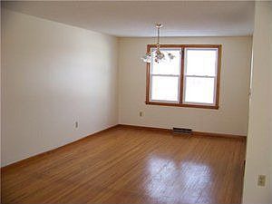 5th image of 98 Brookwood Dr