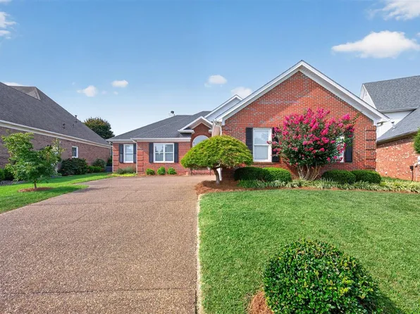 1092 Saint Andrews Cir, Bowling Green, KY 42103