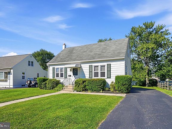 2nd image of 4202 Woodland Ave