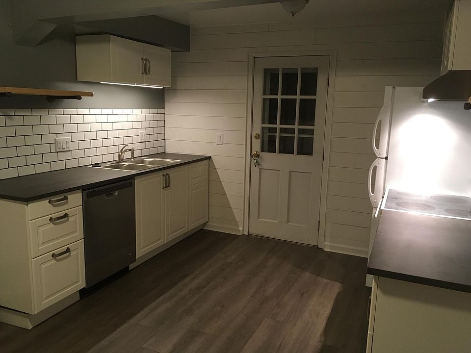 1st image of 6143 Benneville St #1