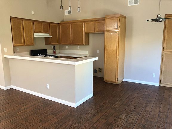 5th image of 13083 Troy Ct