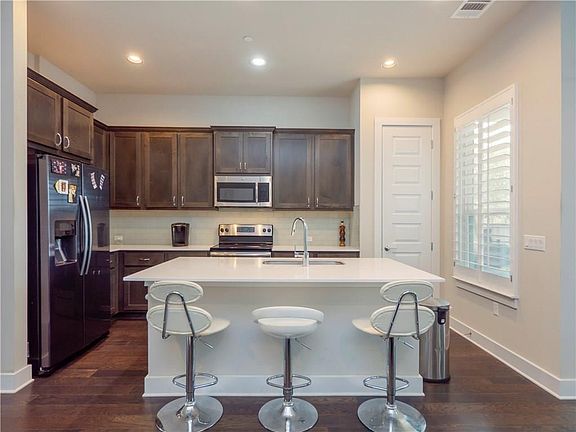 2nd image of 3108 E 51st St #901