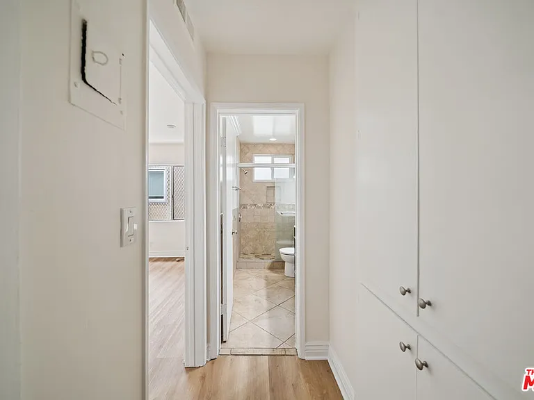 1215 N Hayworth Ave #203 — Photo 7