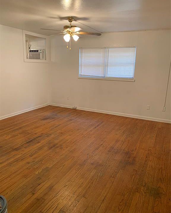 1st image of 2406 Mimosa Dr APT 1