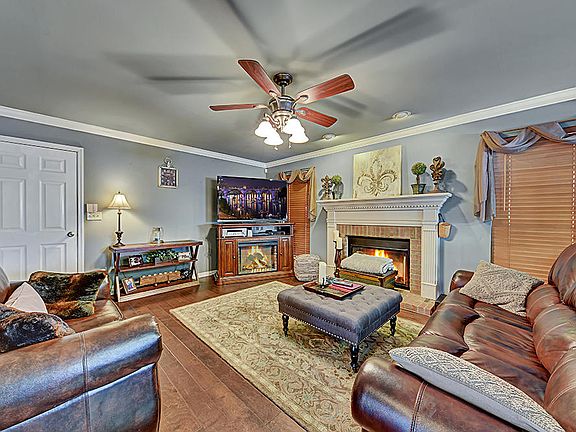 5th image of 2478 Maple Crest Ln