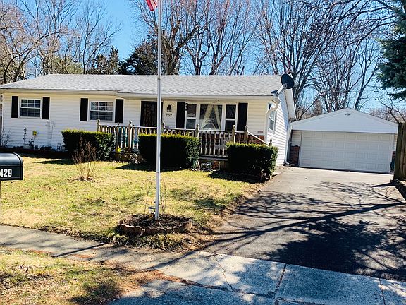 2nd image of 3429 Redwood Dr