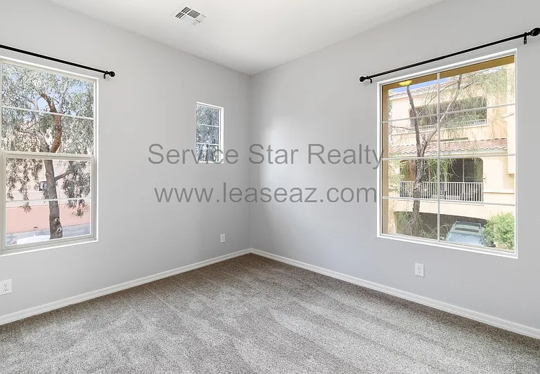 888 N Imperial Pl — Photo 16