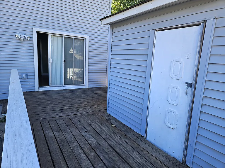 738 Kiener Dr #B — Photo 13