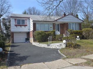 145 Briarcliff Rd, Westbury, NY 11590