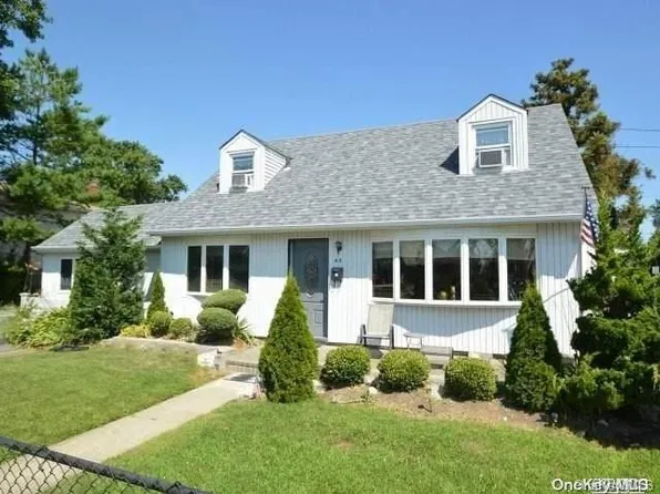 63 Van Buren Street, Baldwin, NY 11510