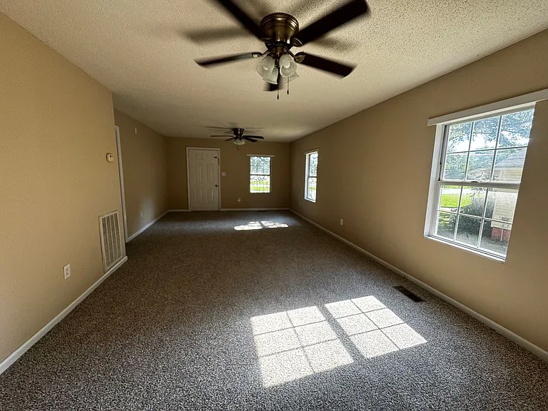 1311 Shelby Rd — Photo 5