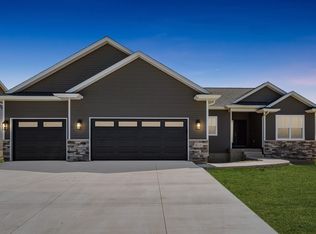 4531 Sonoma Dr, Cedar Falls, IA 50613