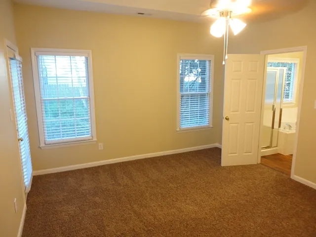 102 Selsey Dr — Photo 10