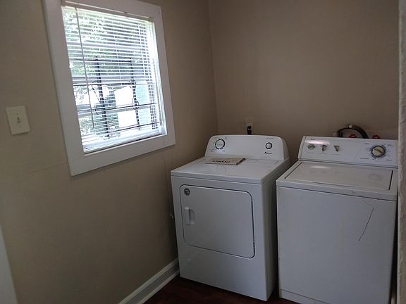 2nd image of 524 Washington Ave