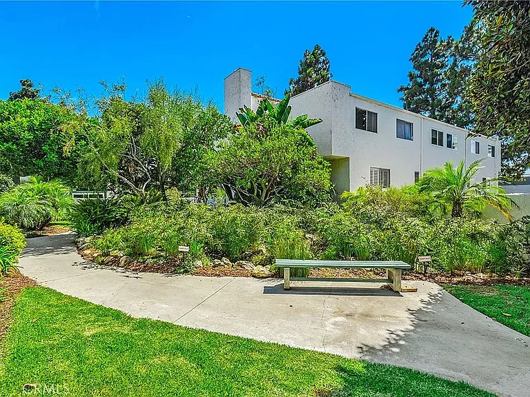 4872 McConnell Ave — Photo 22