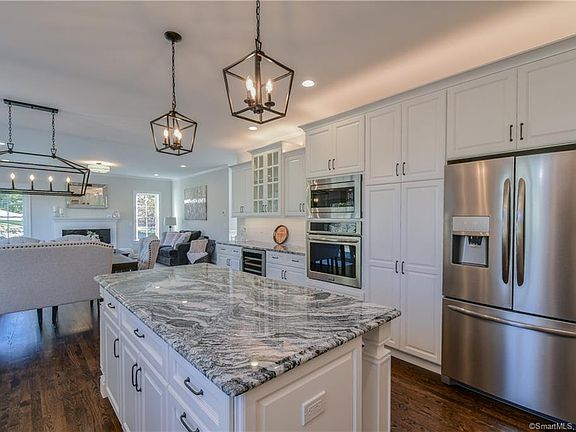 5th image of 15 Lomartra Ln