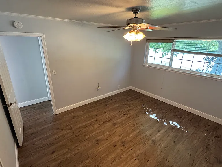 797 Washington Ave — Photo 3