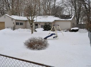 11546 Mapledale Rd, Whitmore Lake, MI 48189