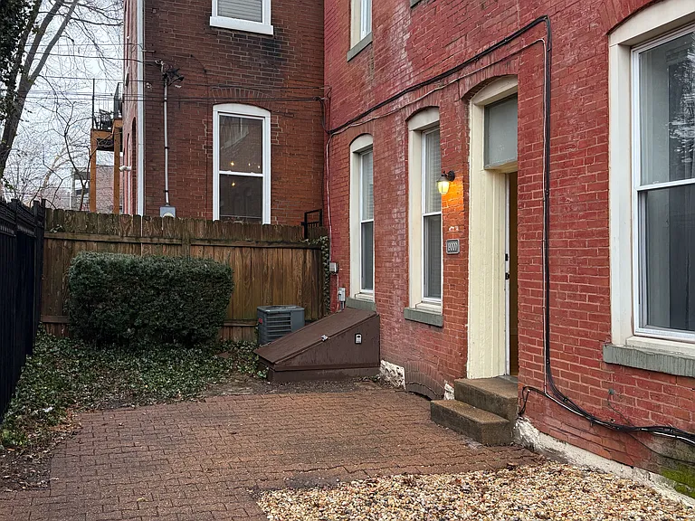 1900 Sidney St #D — Photo 16