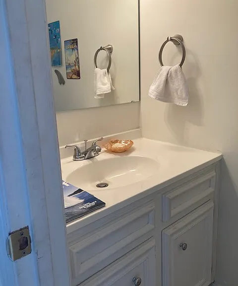 906 Beresford Ct — Photo 14