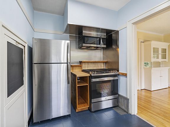 3rd image of 2567 NW Raleigh St