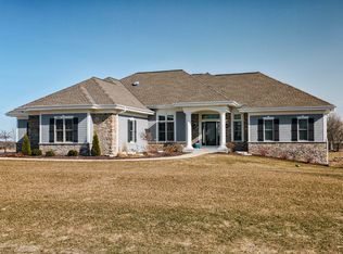 3918 Kairn Cir, Hubertus, WI 53033