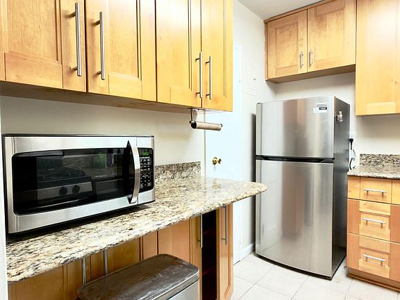 4th image of 10311 Montrose Ave APT 202