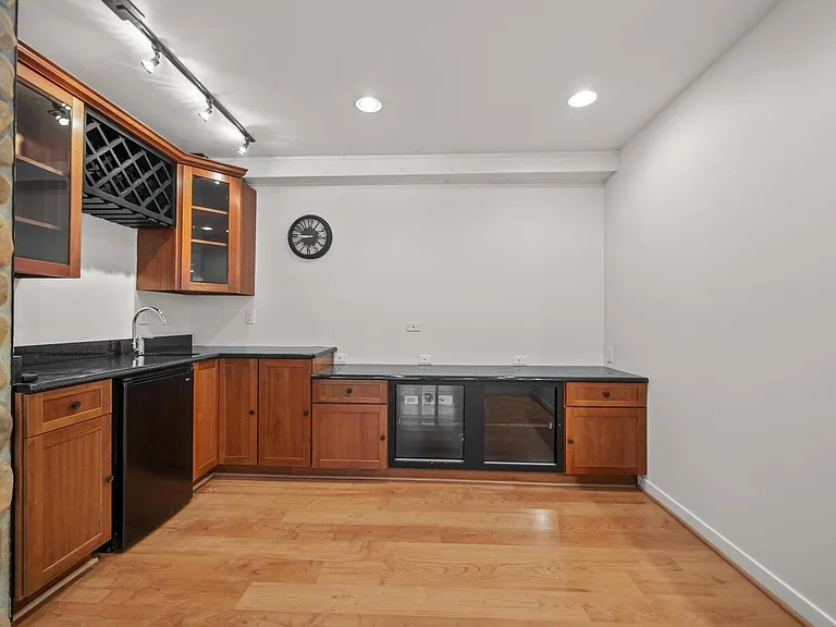 1696 Reserve Ct — Photo 34