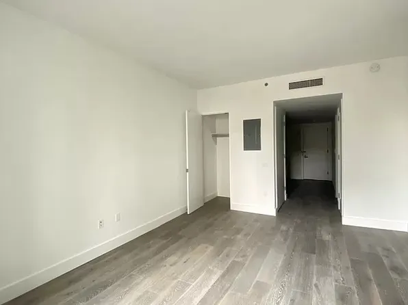 10 Nevins Street image 4 of 11