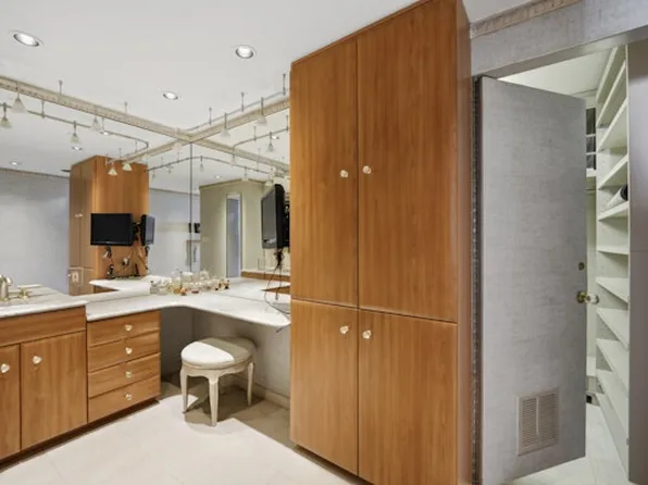 425 East 58th Street image 11 of 14