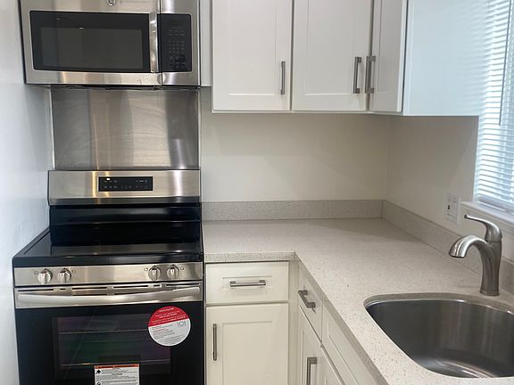 2nd image of 1144 Capuchino Ave #4