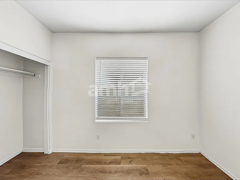 11621 W Lincoln St — Photo 16