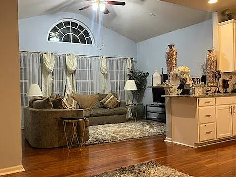 1611 Kings Valley Dr — Photo 14