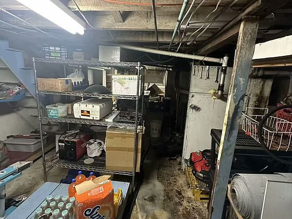 4th image of 5541 Chester Ave