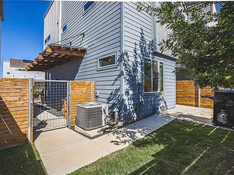 801 N Bluff Dr #40 — Photo 22