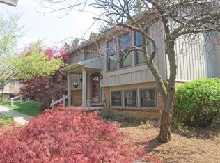 2120 Spruceway Ln, Ann Arbor, MI 48103