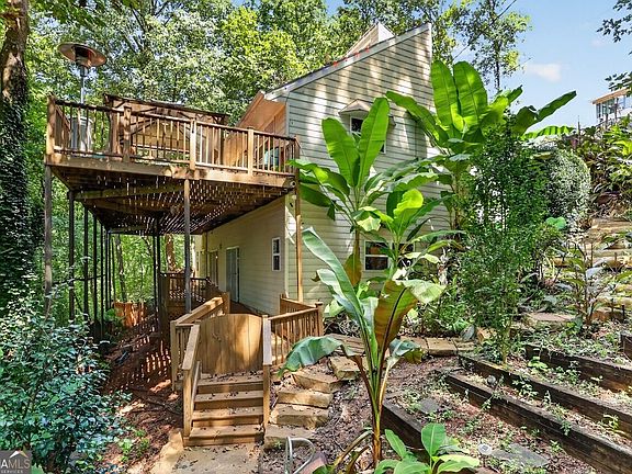 3rd image of 355 Nottingham Dr